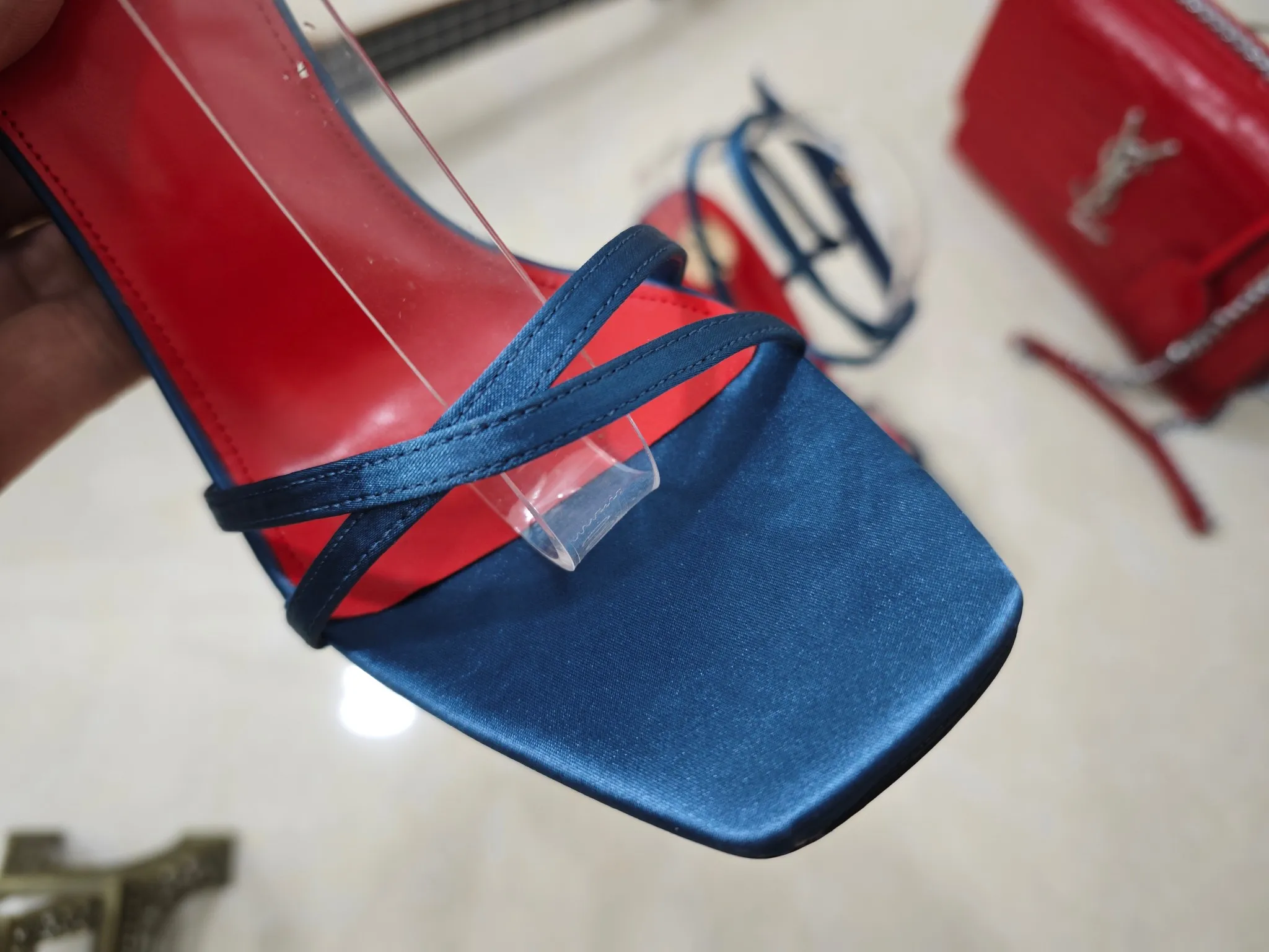 👟👟Ex-factory price 540👟👟【Saint Laurent】Yves Saint Laurent, high-heeled YSL high heels💃2025 early spring counter synchronizes the latest styles, YSL, decoration👠 Classic and high-quality glamorous masterpieces, the hottest autumn and winter series in the counter, with temperament, fashion, classic and attractive design style 😌The effect on the feet is particularly beautiful〰️, the materials are imported from Italy 🇮🇹 calf, imported black sheepskin, lining, and foot pads; sheepskin, stiletto high heels, size 35-41 (34.41.42 must be customized, non-refundable) outsole; imported genuine leather outsole, with full counter packaging